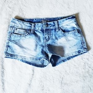 Soundgirl jean shorts with decorated pockets